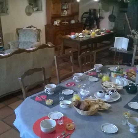 مبيت وإفطار Pouilly-sous-Charlieu Aux Ronzieres المظهر الخارجي الصورة