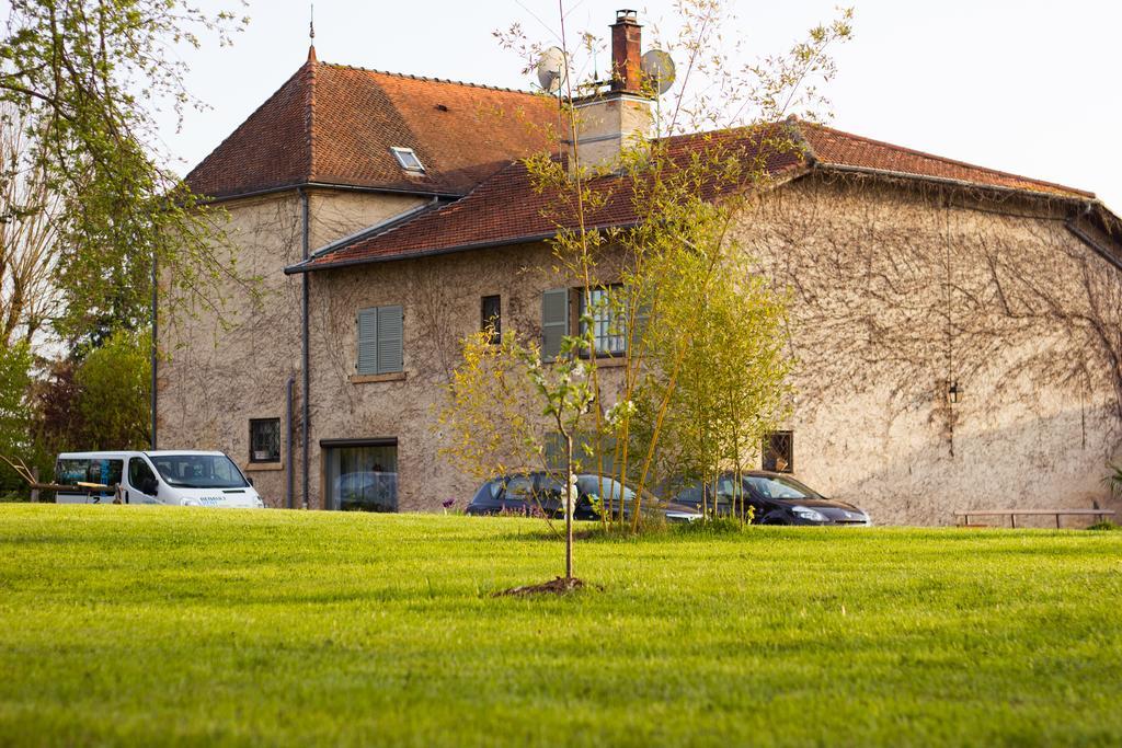 مبيت وإفطار Pouilly-sous-Charlieu Aux Ronzieres الغرفة الصورة
