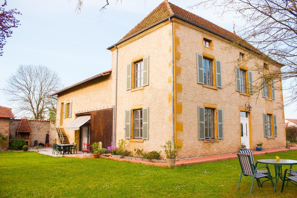 مبيت وإفطار Pouilly-sous-Charlieu Aux Ronzieres الغرفة الصورة